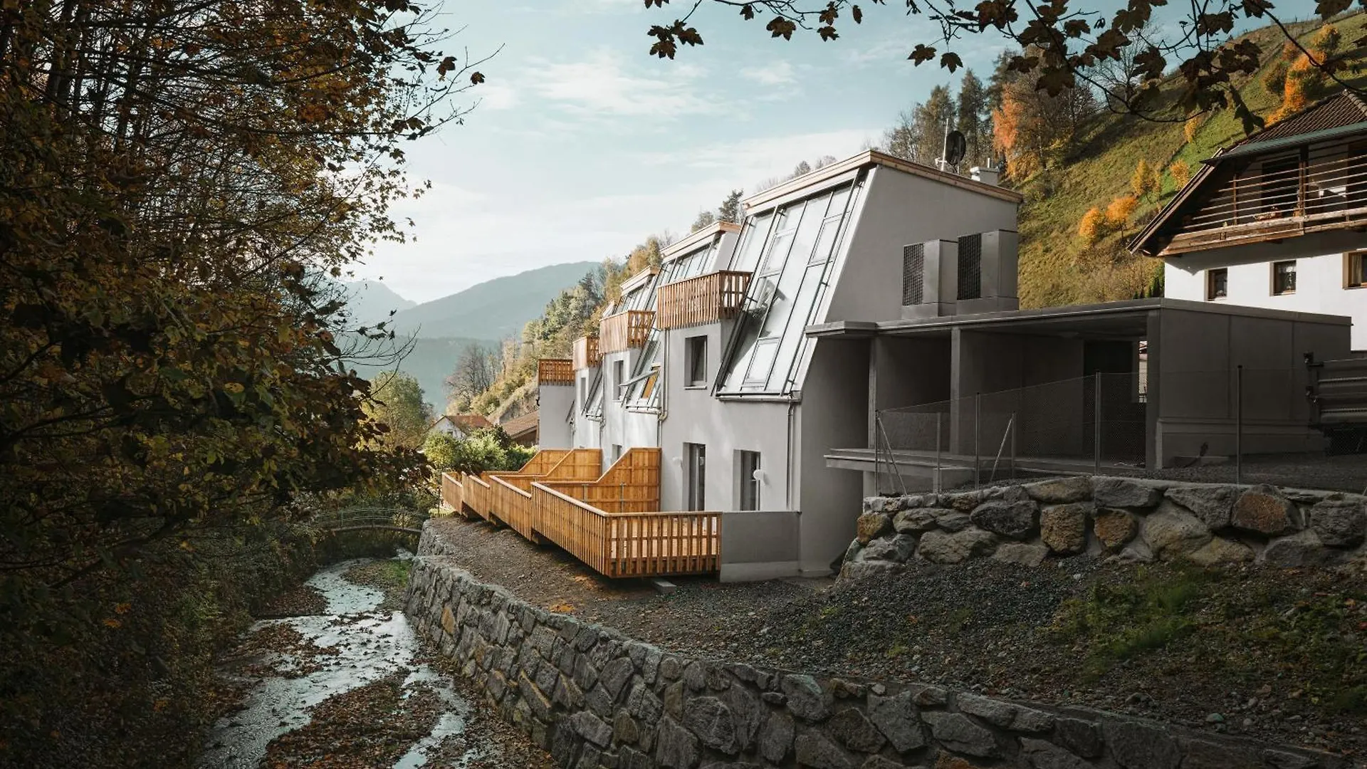 Mondholz - Urban Inn 24-7 location